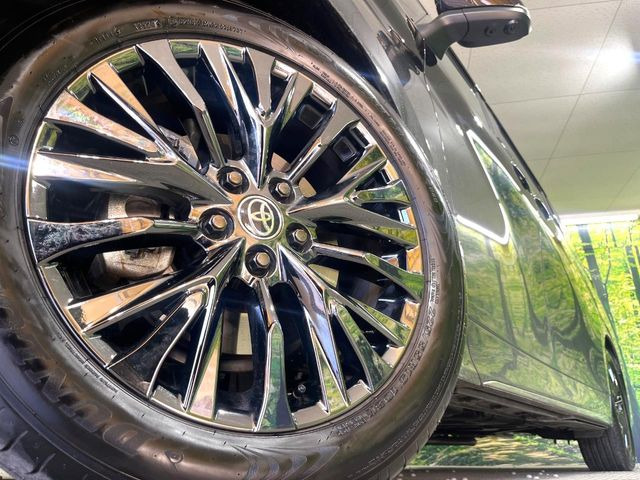 【純正19インチアルミホイール】外観にマッチした純正アルミホイールを装着しております。各種社外アルミホイールや、スタッドレスタイヤも取扱いしております。是非ご相談ください♪