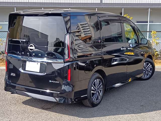 セレナ1.4 e-POWER ハイウェイスターV