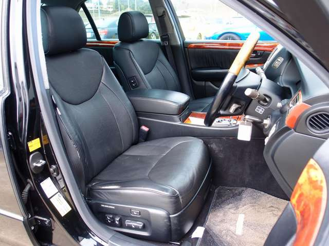 �^�]�ȁA����ȃV�[�g�͓d���ɂĒ����\�Ȃǃp���[�V�[�g�ɃV�[�g�������[�A�G�A�[�V�[�g�����B�C���e���A�Z���N�V�����͒ʏ퍕�v�ƈႢ�Z�~�A�j�������n���g�p���A�V��̓A���J���^�[���t���[�t���̗p���Ă���܂�