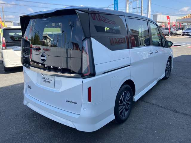 セレナ1.4 e-POWER ハイウェイスターV