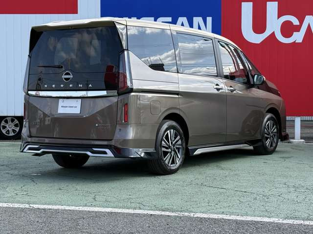 セレナ1.4 e-4ORCE ハイウェイスターV 4WD