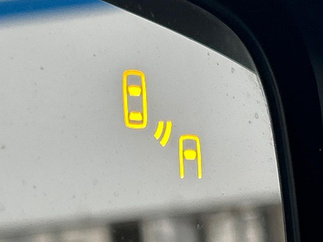 �y�����r�[�N���f�B�e�B�N�V�����z���s���A�h�A�~���[�̎��p�ɂȂ�₷���ӏ��Ɍ㑱�Ԃ��ڋ߂���ƃT�C�h�~���[�t�߂Ɍx����\���A�h���C�o�[�ɒ��ӊ��N�ƁA����̍ۂ̓n���h��������A�V�X�g�����܂��B