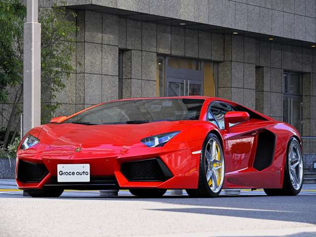 アヴェンタドールLP700-4 4WD