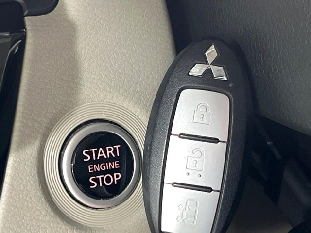 �y�I�y���[�V�����L�[�z�J�o����|�P�b�g�ɓ��ꂽ�܂܂ł��h�A�̎{���E�������\�ȃX�}�[�g�L�[�𑕔��B�G���W���̃I���E�I�t�����J�M�����o���K�v����������Ƃ��Ă��֗��ł���