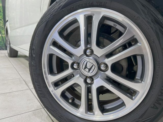 �y���������C���`�A���~�z�C�[���z�O�ςɃ}�b�`���������A���~�z�C�[���𑕒����Ă���܂��B�e��ЊO�A���~�z�C�[����A�X�^�b�h���X�^�C�����戵�����Ă���܂��B���񂲑��k����������