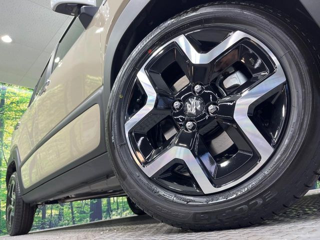 �y����16�C���`�A���~�z�C�[���z�O�ςɃ}�b�`���������A���~�z�C�[���𑕒����Ă���܂��B�e��ЊO�A���~�z�C�[����A�X�^�b�h���X�^�C�����戵�����Ă���܂��B���񂲑��k����������