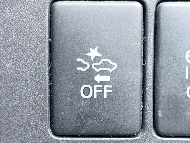 �y�X�}�[�g�A�V�X�g�z���s���ɑO���̎ԗ�����F�����A�Փ˂������Ȏ��͌x��ƃu���[�L�ŏՓˉ���Ɣ�Q�y�����A�V�X�g�B�����S�Ƀh���C�u�����y���݂��������܂��B