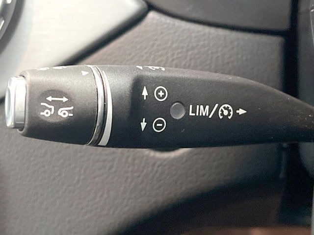 ���f�B�X�g���j�b�N�v���X:�s�s�A�x�O�A�������H�Ȃǂ̑��s���ɁA�X�e���I�}���`�p�[�p�X�J�����ƃ��[�_�[�Z���T�[�ɂ��A�O���Ԃ�F�����đ��x�ɉ������Ԋԋ������ێ����鎟����̃N���R��!