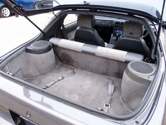 ���Ђ̓h�A�̃q���W����/�e�������/�t���A�}�b�g�ȂǁA�ׂ��ȏ����Y��ɃN���[�j���O�v���܂��B�V�Ԃ��낵���Ă̂悤�ȋP������ԗ������q�l�ɂ��[�Ԃ����Ē����܂��B�������̂��q�l�������S���Ă������������܂�