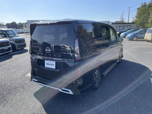 セレナ1.4 e-4ORCE ハイウェイスターV 4WD