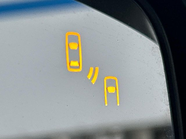 �y�����r�[�N���f�B�e�B�N�V�����z���s���A�h�A�~���[�̎��p�ɂȂ�₷���ӏ��Ɍ㑱�Ԃ��ڋ߂���ƃT�C�h�~���[�t�߂Ɍx����\���A�h���C�o�[�ɒ��ӊ��N�ƁA����̍ۂ̓n���h��������A�V�X�g�����܂��B