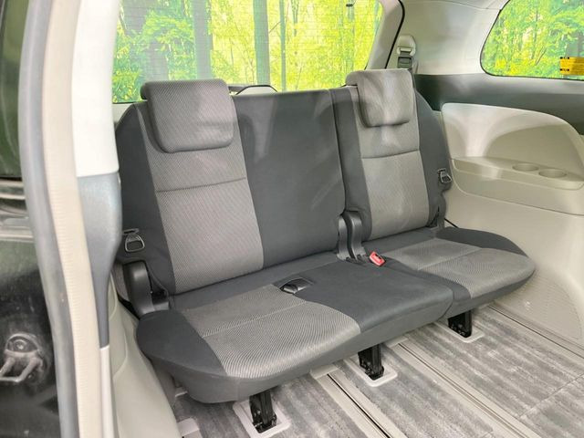 3列目シートはもちろん状態良好☆大人でもゆったりと座って頂けますので、大人数でのお出かけもラクラクです♪ご家族で、気の知れた仲間で、ドライブに行くのが楽しみですね♪