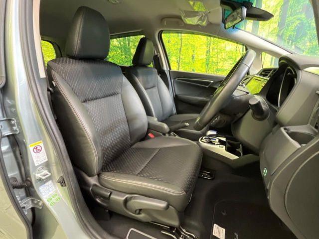 �y�n�[�t���U�[�V�[�g�z�������ƍ���S�n�𗼗������l�C�̃V�[�g���w�ʁE���ʂ̃t�@�u���b�N�f�ނ́A�ʋC���̗ǂ��⊊��ɂ����ɗD��Ă��܂��B�C���╞���ɍ��E���ꂸ���K�ɂ���肢�������܂��B