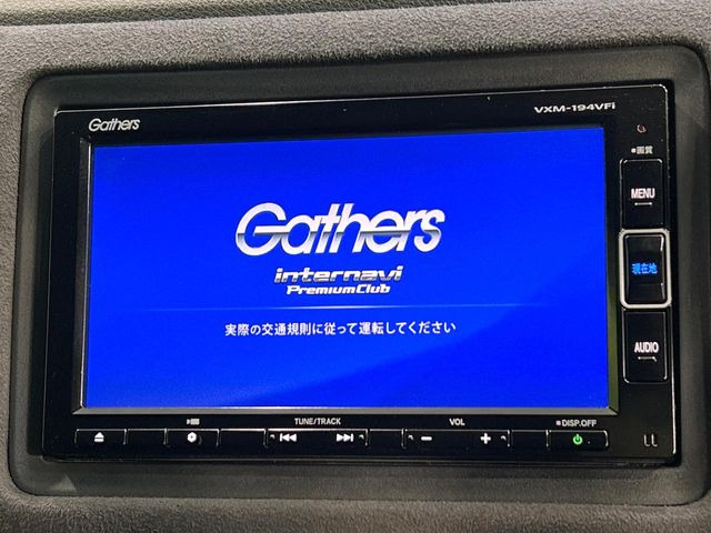 �y�����i�r�z�l�C�̏����i�r�𑕔����Ă���܂��B�i�r�̎g���₷���͂������A�I�[�f�B�I�@�\���[��!�L�����v�◷�s�͂������A�ʋ΂┃�����ȂǕ��i�̃h���C�u���y�����Ȃ�͂���