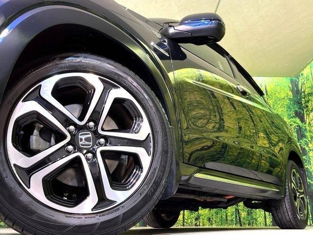 �y����17�C���`�A���~�z�C�[���z�O�ςɃ}�b�`���������A���~�z�C�[���𑕒����Ă���܂��B�e��ЊO�A���~�z�C�[����A�X�^�b�h���X�^�C�����戵�����Ă���܂��B���񂲑��k����������