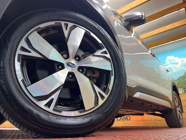 �y���������C���`�A���~�z�C�[���z�O�ςɃ}�b�`���������A���~�z�C�[���𑕒����Ă���܂��B�e��ЊO�A���~�z�C�[����A�X�^�b�h���X�^�C�����戵�����Ă���܂��B���񂲑��k����������