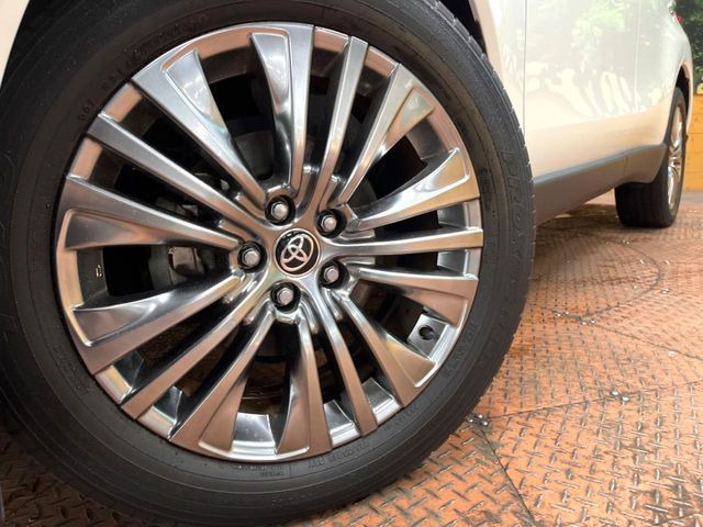 �y�����A���~�z�C�[���z�O�ςɃ}�b�`���������A���~�z�C�[���𑕒����Ă���܂��B�e��ЊO�A���~�z�C�[����A�X�^�b�h���X�^�C�����戵�����Ă���܂��B���񂲑��k����������