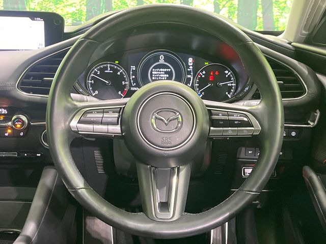 �y�����v�����X�e�A�����O�z�㎿�Ȋv���g�p���邱�ƂŁA��ɂ����������݂ƂĂ��^�]���₷���n���h���ł���