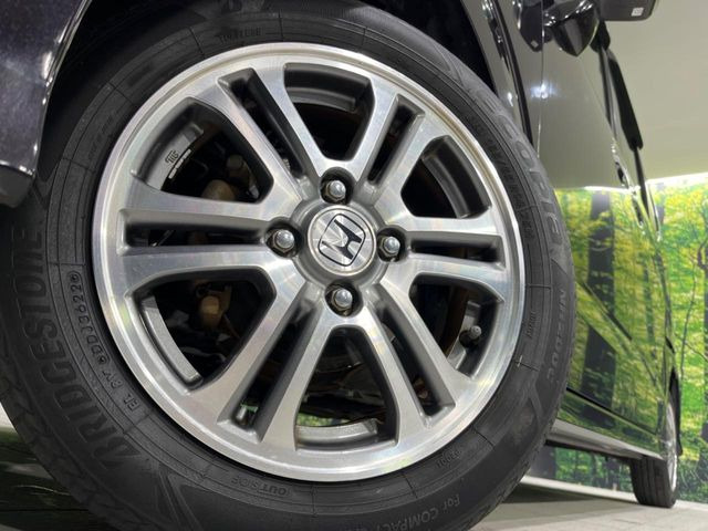 �y����14�C���`�A���~�z�C�[���z�O�ςɃ}�b�`���������A���~�z�C�[���𑕒����Ă���܂��B�e��ЊO�A���~�z�C�[����A�X�^�b�h���X�^�C�����戵�����Ă���܂��B���񂲑��k����������