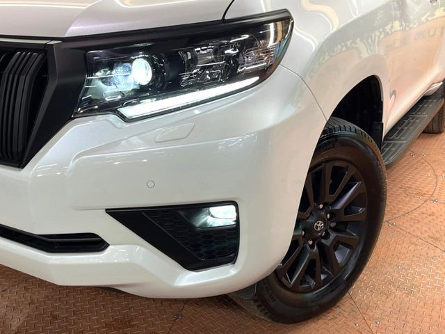 �yLED�w�b�h���C�g�z���V����ԑ��s�����ǍD�Ȏ��E���m�ۂ����S���ĉ^�]�ł��鍂�P�xLED�w�b�h���C�g�𑕔�!�_�����x�������A����d�͂��}�����Ă��܂��B