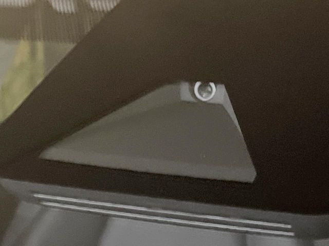 【トヨタセーフティセンス】走行中に前方の車両等を認識し、衝突しそうな時は警報とブレーキで衝突回避と被害軽減をアシスト。より安全にドライブをお楽しみいただけます。