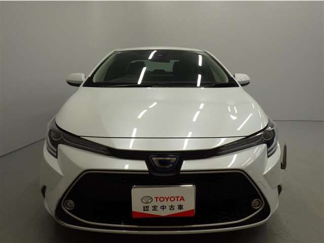 カローラ1.8 ハイブリッド W×B