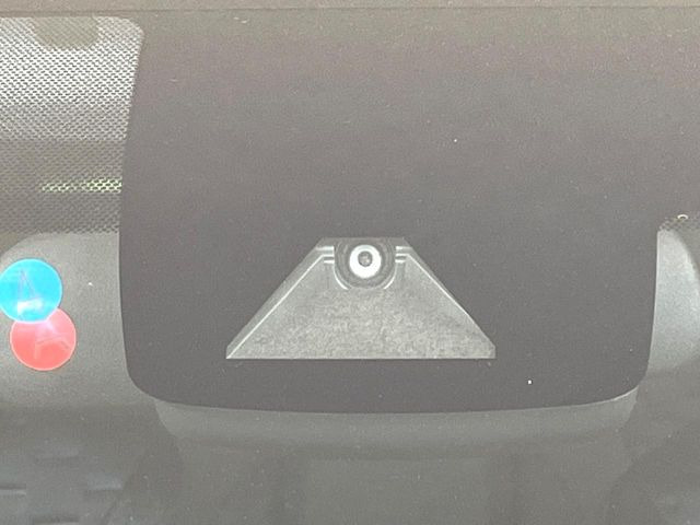 �y�g���^�Z�[�t�e�B�Z���X�z���s���ɑO���̎ԗ�����F�����A�Փ˂������Ȏ��͌x��ƃu���[�L�ŏՓˉ���Ɣ�Q�y�����A�V�X�g�B�����S�Ƀh���C�u�����y���݂��������܂��B