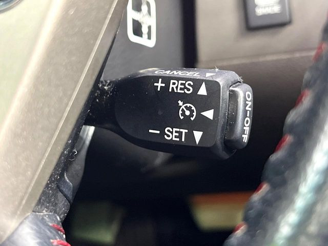 �y�N���[�Y�R���g���[���z�������H�����N���N���s�B�A�N�Z���𗣂��Ă���葬�x�ő��s���ł��A�������^�]���̕��S���y��!�����E�������ȒP�ȃX�C�b�`����Œ����ł��܂��B