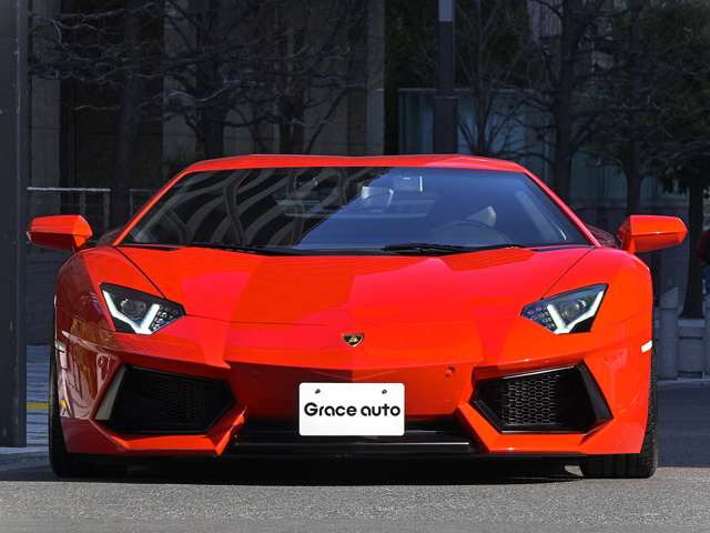 アヴェンタドールLP700-4 4WD