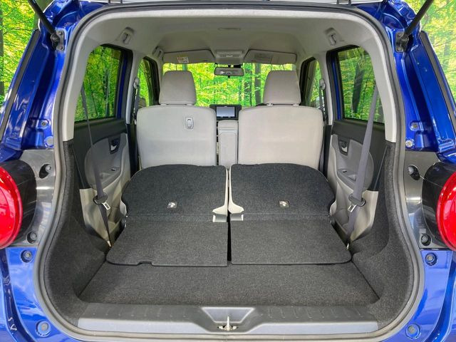 ���i�̂���������ʋ΁A���}���ɏ\���ȉ׎��X�y�[�X���m�ۂ��Ă���܂��B�Z�J���h�V�[�g��|���ƁA�傫�ȉו��̐ύڂ��\�ł���