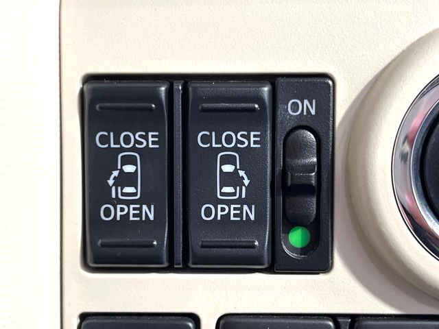 �y�����p���[�X���C�h�h�A�z�X�}�[�g�L�[��^�]�Ȃ̃X�C�b�`�Ō�ȗ����X���C�h�h�A�̊J���\���d��������͂����ăh�A���J����K�v�������A�����Ȃ��q�l�ł��ȒP�ɊJ���߂ł����K�ł���