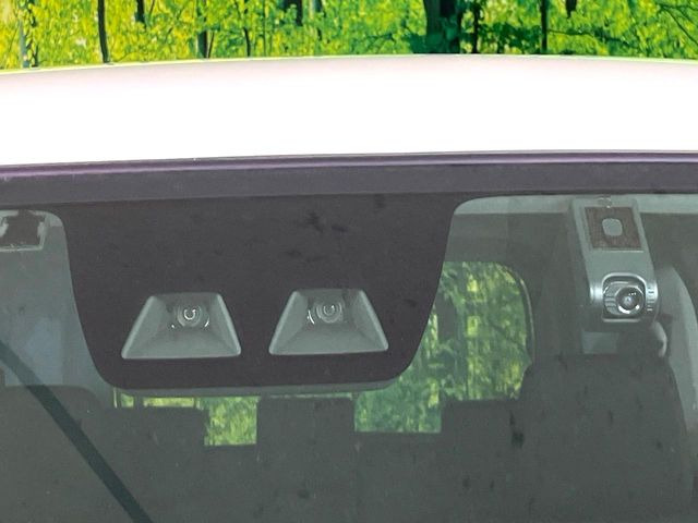 �y�X�}�[�g�A�V�X�g�z���s���ɑO���̎ԗ�����F�����A�Փ˂������Ȏ��͌x��ƃu���[�L�ŏՓˉ���Ɣ�Q�y�����A�V�X�g�B�����S�Ƀh���C�u�����y���݂��������܂��B