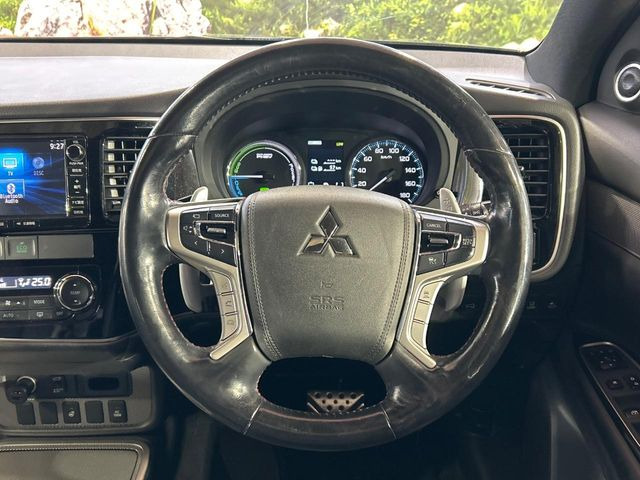 �y�����v�����X�e�A�����O�z�㎿�Ȋv���g�p���邱�ƂŁA��ɂ����������݂ƂĂ��^�]���₷���n���h���ł���