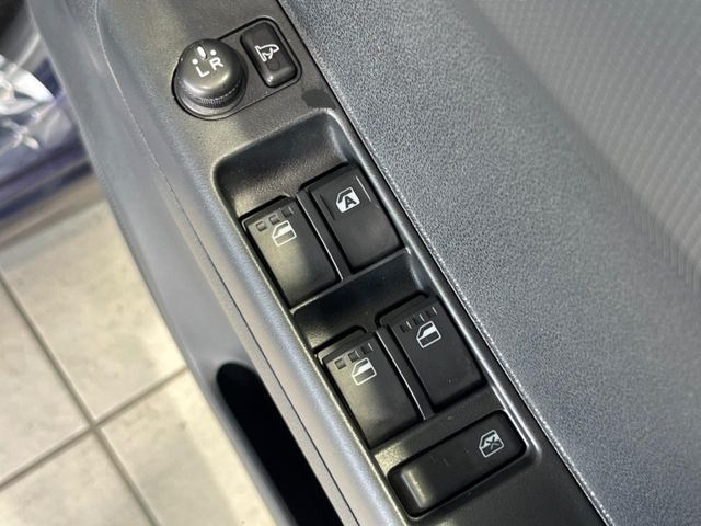 �y�d���i�[�~���[�z�T�C�h�~���[�͓d���i�[���ƂȂ��Ă���A�������ԏ�ł��L�Y�������X�N��}�����܂��B