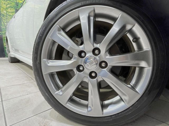 �y���������C���`�A���~�z�C�[���z�O�ςɃ}�b�`���������A���~�z�C�[���𑕒����Ă���܂��B�e��ЊO�A���~�z�C�[����A�X�^�b�h���X�^�C�����戵�����Ă���܂��B���񂲑��k����������