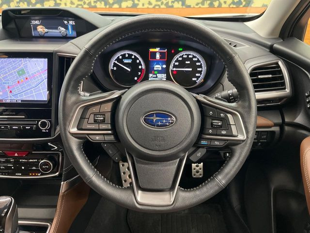 �y�����v�����X�e�A�����O�z�㎿�Ȋv���g�p���邱�ƂŁA��ɂ����������݂ƂĂ��^�]���₷���n���h���ł���