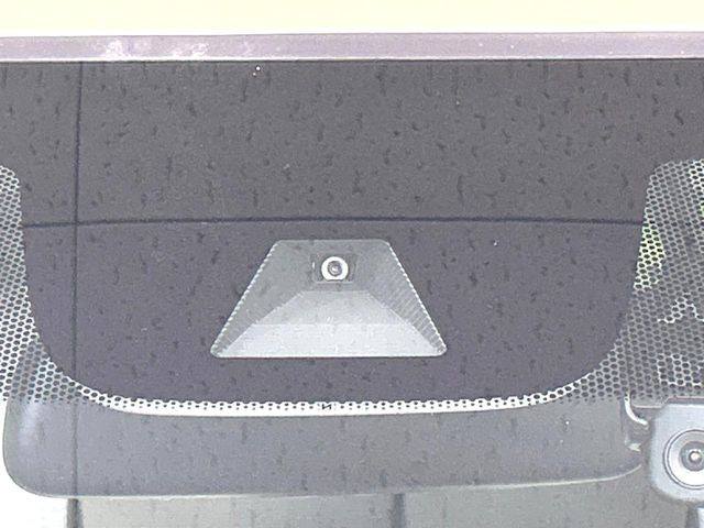 �y�z���_�Z���V���O�z���s���ɑO���̎ԗ�����F�����A�Փ˂������Ȏ��͌x��ƃu���[�L�ŏՓˉ���Ɣ�Q�y�����A�V�X�g�B�����S�Ƀh���C�u�����y���݂��������܂��B