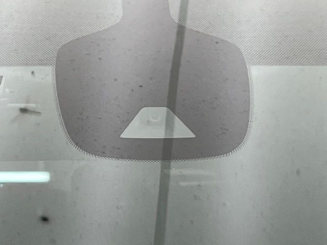 �y�C���e���W�F���g�G�}�[�W�F���V�[�u���[�L�z�t�����g�J�����őO���̎ԗ�����s�҂����m�B�Փ˂������Ȏ��͏Փ˔�Q�y���u���[�L���쓮�A�Փˉ�����T�|�[�g�B�����S�Ƀh���C�u�����y���݂��������܂��B