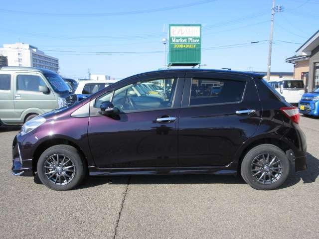 ヴィッツ1.3 F セーフティ エディションII 4WD