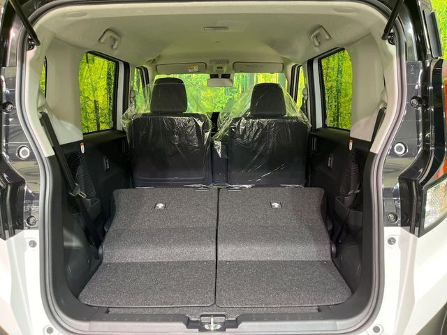 ���i�̂���������ʋ΁A���}���ɏ\���ȉ׎��X�y�[�X���m�ۂ��Ă���܂��B�Z�J���h�V�[�g��|���ƁA�傫�ȉו��̐ύڂ��\�ł���