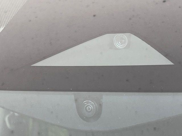 �y�G�}�[�W�F���V�[�u���[�L�z���s���ɑO���̎ԗ�����F�����A�Փ˂������Ȏ��͌x��ƃu���[�L�ŏՓˉ���Ɣ�Q�y�����A�V�X�g�B�����S�Ƀh���C�u�����y���݂��������܂��B