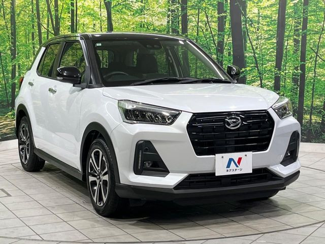 高透明度のガラス皮膜で撥水はもちろん、上質なツヤ・光沢を実現。紫外線や酸性雨から大切な愛車を保護し、色あせ・劣化を防止。「弾スプラッシュコート」、「弾プリミッサコート」からお選びいただけます。