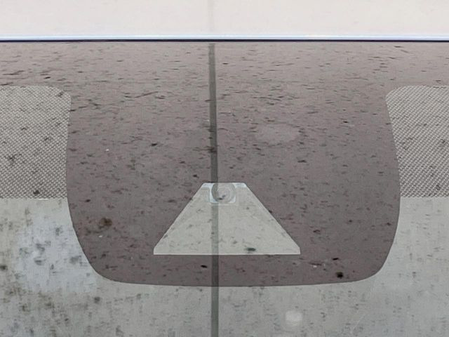 �y�g���^�Z�[�t�e�B�Z���X�z���s���ɑO���̎ԗ�����F�����A�Փ˂������Ȏ��͌x��ƃu���[�L�ŏՓˉ���Ɣ�Q�y�����A�V�X�g�B�����S�Ƀh���C�u�����y���݂��������܂��B