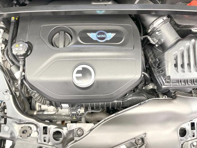 �����X�ł́A�e���[�J�[�̐�p�f�f�e�X�^�[�𓱓��B���Ǝ��i�����e�N�j�J���X�^�b�t���풓���Ă���܂��̂ŁA������̍ۂɂ����S���Ă����p���������܂��B