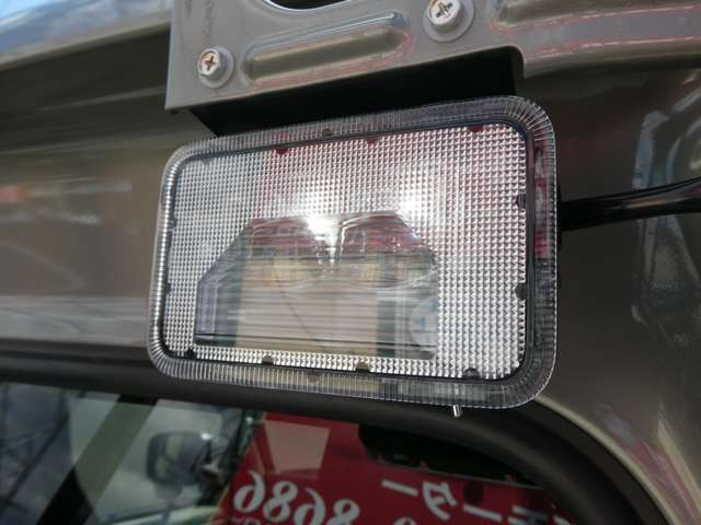 �ב��Ɠ�!LED�Ŗ��邳���\����