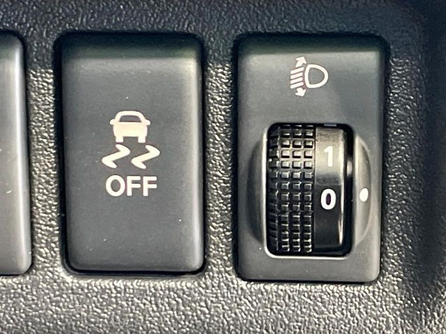 �y������h�~���u�z�ԗ��̉���������m����ƁA�����I�Ɏԗ��̐i�s������ۂ悤�Ɏԗ��𐧌䂵�܂��B�J�̓��ȂǊ���₷���H�ʏ󋵂ł����S�ȉ^�]���\�ł��B