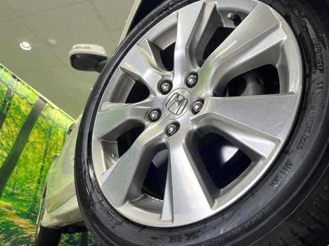 �y����17�C���`�A���~�z�C�[���z�O�ςɃ}�b�`���������A���~�z�C�[���𑕒����Ă���܂��B�e��ЊO�A���~�z�C�[����A�X�^�b�h���X�^�C�����戵�����Ă���܂��B���񂲑��k����������