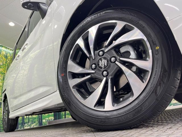 �y����15�C���`�A���~�z�C�[���z�O�ςɃ}�b�`���������A���~�z�C�[���𑕒����Ă���܂��B�e��ЊO�A���~�z�C�[����A�X�^�b�h���X�^�C�����戵�����Ă���܂��B���񂲑��k����������