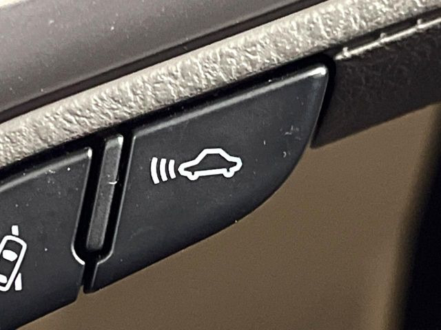 �y�g���^�Z�[�t�e�B�Z���X�z���s���ɑO���̎ԗ�����F�����A�Փ˂������Ȏ��͌x��ƃu���[�L�ŏՓˉ���Ɣ�Q�y�����A�V�X�g�B�����S�Ƀh���C�u�����y���݂��������܂��B