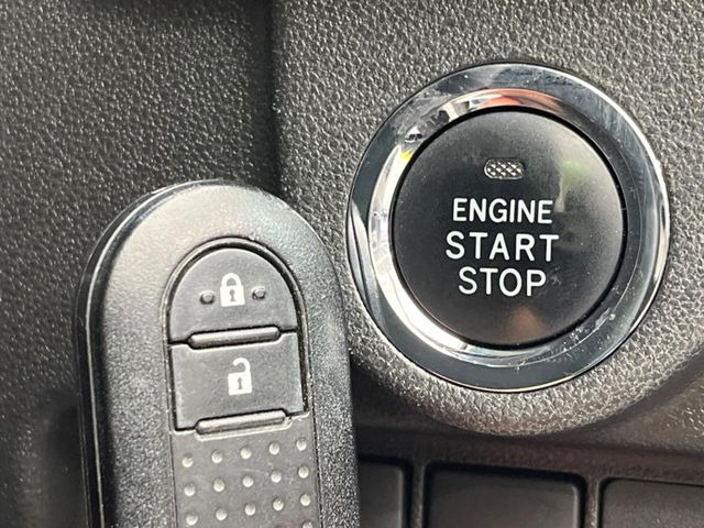 �y�L�[�t���[�V�X�e���z�J�o����|�P�b�g�ɓ��ꂽ�܂܂ł��h�A�̎{���E�������\�ȃX�}�[�g�L�[�𑕔��B�G���W���̃I���E�I�t�����J�M�����o���K�v����������Ƃ��Ă��֗��ł���